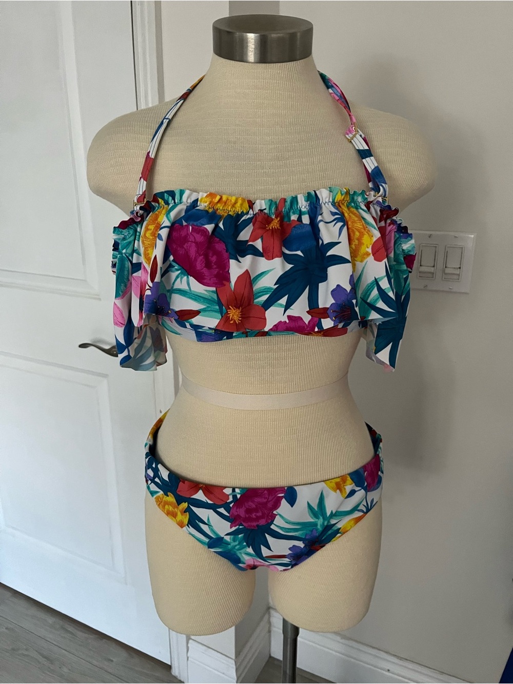 Tropical Floral Ruffle Bikini Set in White & Multicolor